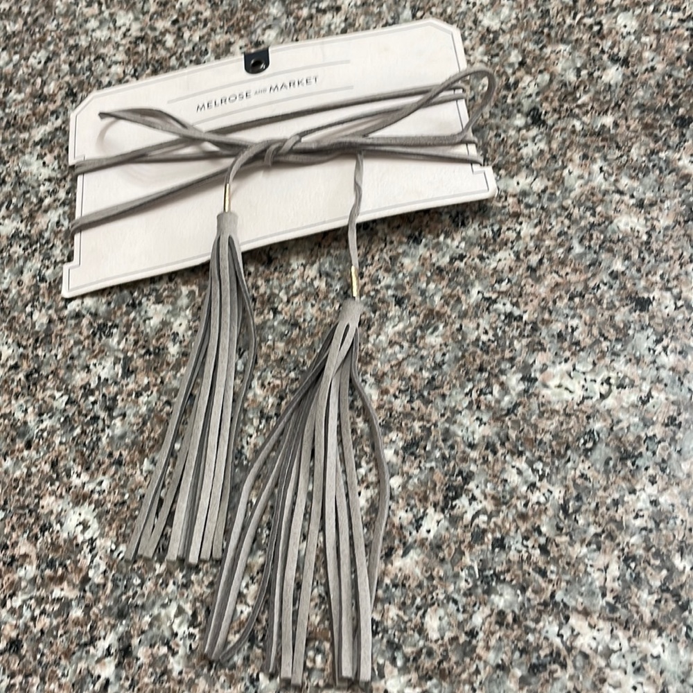 NWT Melrose and Market grey and silver leather tie necklace chocker early 2000s